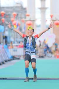 BIB: 303
                            <button type="button" onclick="openModal(21761126)" class="btn btn-primary btn-sm float-right btn-popup" data-toggle="modal" data-target=".modal-high-quality">
                        <i class="fas fa-shopping-cart"></i> Add to Cart
                    </button>
                                            <button type="button" onclick="isThisMe(21761126, true)" class="btn btn-success btn-sm float-right btn-popup btn-isme hidden" data-toggle="tooltip" data-placement="bottom" title="นี่คือรูปของคุณใช่ไหม คลิกที่นี่เพื่อเอาเข้าอัลบั้ม">
                        <i class="fas fa-plus"></i> Add to album
                    </button>
                    <button type="button" onclick="isThisMe(21761126, false)" class="btn btn-warning btn-sm float-right btn-popup btn-isnotme hidden">
                        <i class="fas fa-ban"></i> Remove from album
                    </button>